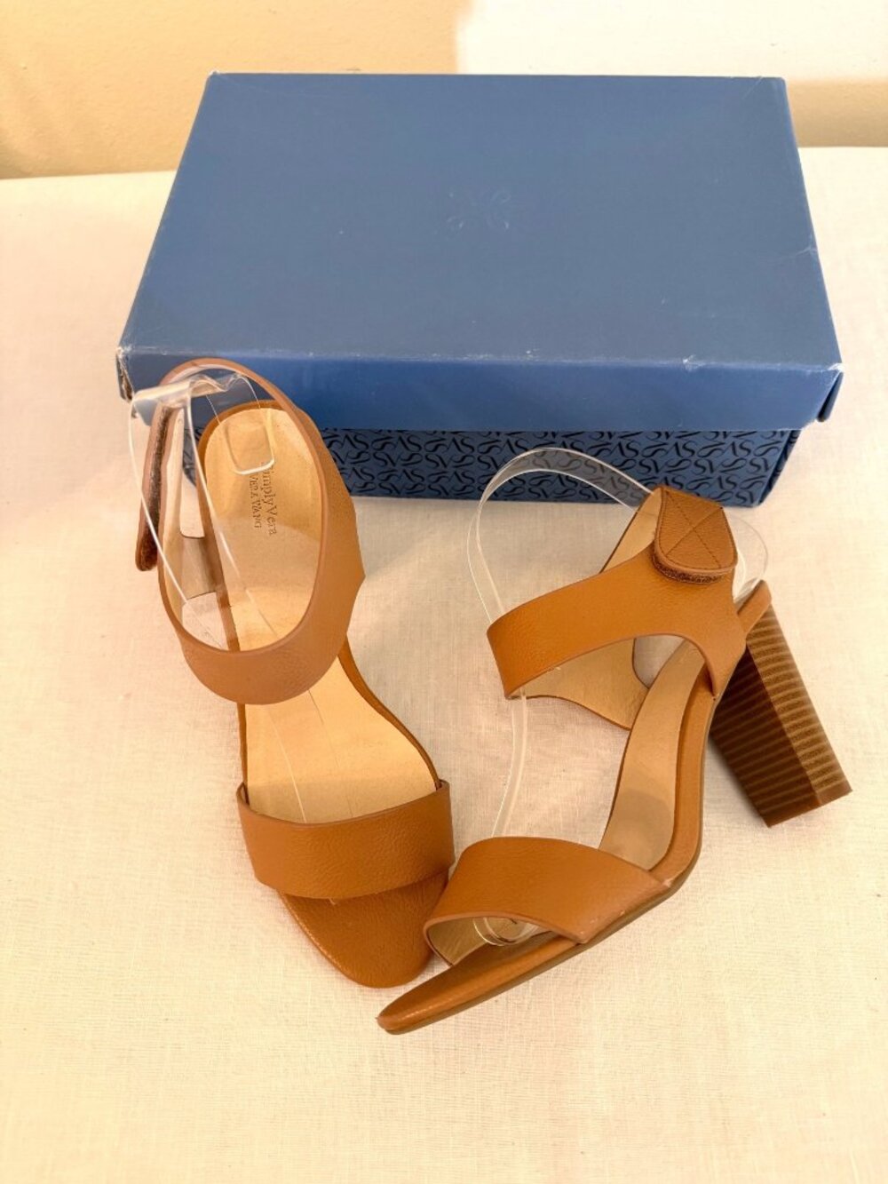 Simply Vera Vera Wang Size 8 Cognac Block Heel Sandals Ankle Strap With Box - Picture 2 of 16